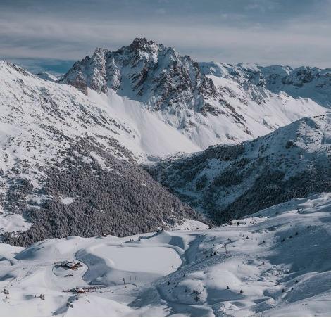 Rhodos gondola in Méribel in Les 3 Vallées