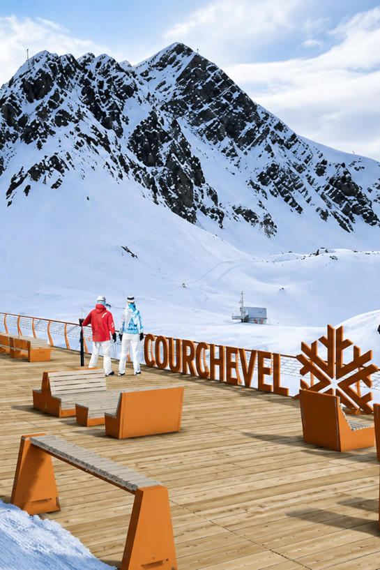 Nouvelle terrasse panoramique sommet Chenus à Courchevel dans Les 3 Vallées